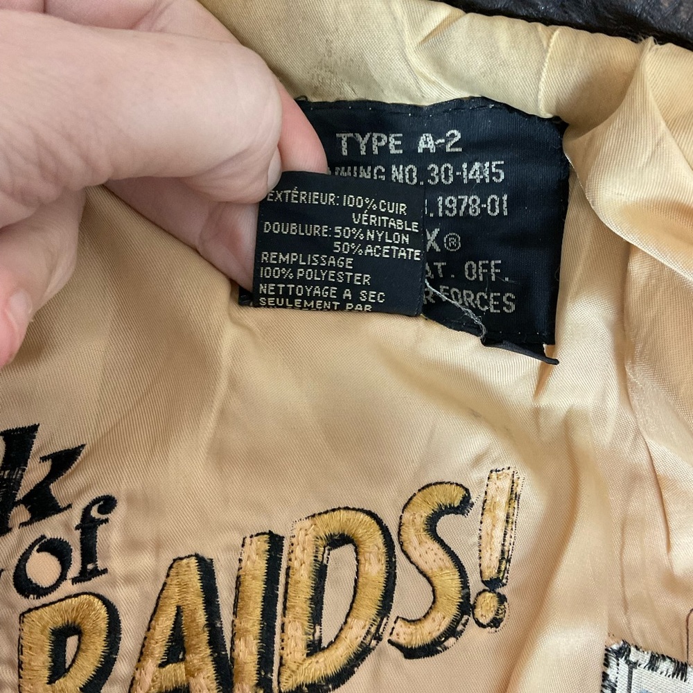 Vintage Avirex Jack Of All Raids Sack Time Nose Art A2 XL Leather Bomber Jacket - Picture 12 of 16